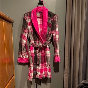 Soft plush Pink and Black (grey) Plaid Robe size L/XL
